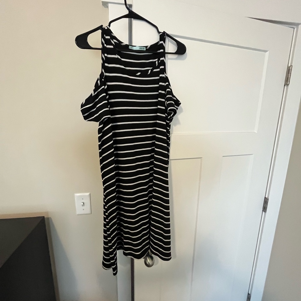 Maurices Black and white stripped cut out shoulder tank top dress.. size XL